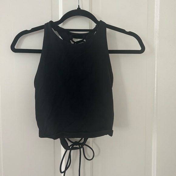 ALO Yoga Black Lace-Up Back Crop Top - Picture 3 of 3